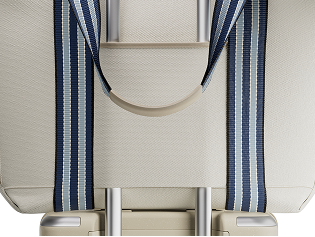 a seat belt with blue and white stripes